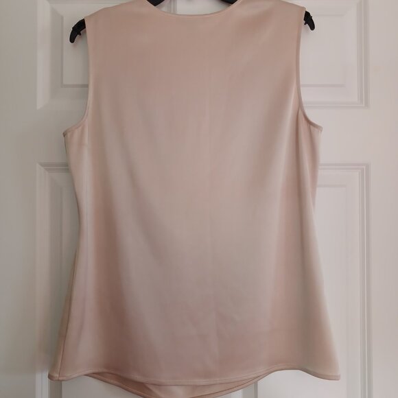 ST. JOHN Champagne Satin V Neck Pleated Flowy Sleeveless Top Blouse - Picture 5 of 7